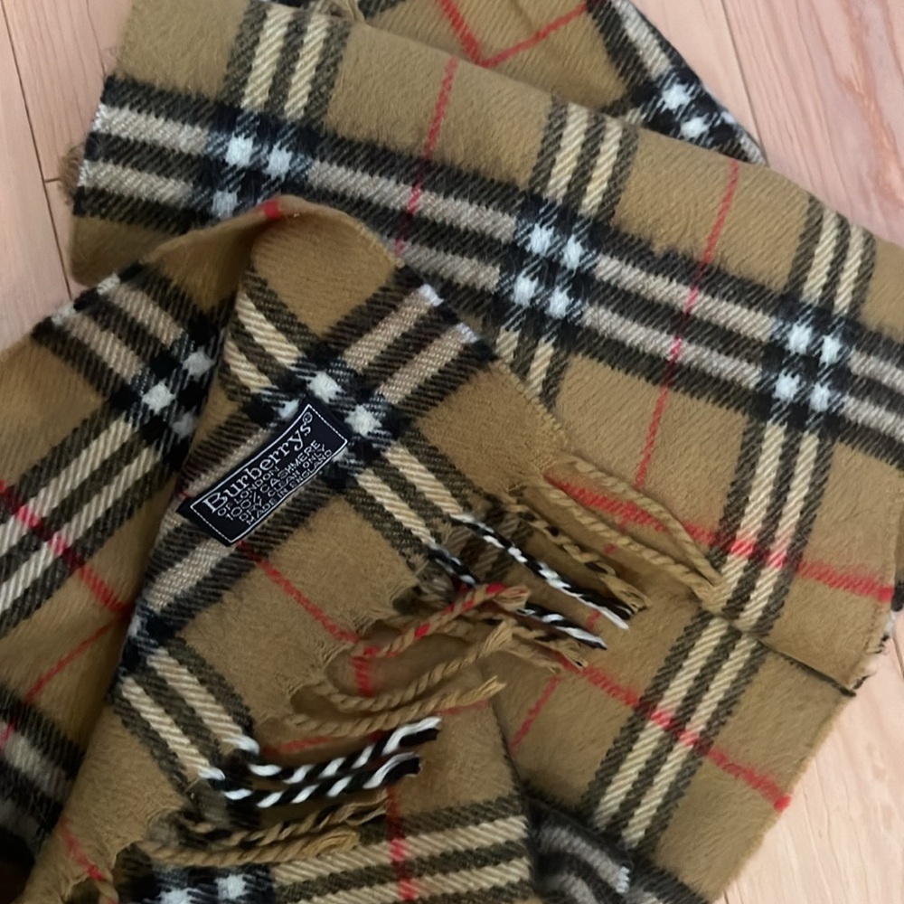 Burberry Tan Black Red Plaid 100% cashmere Scarve  Authentic Vintage